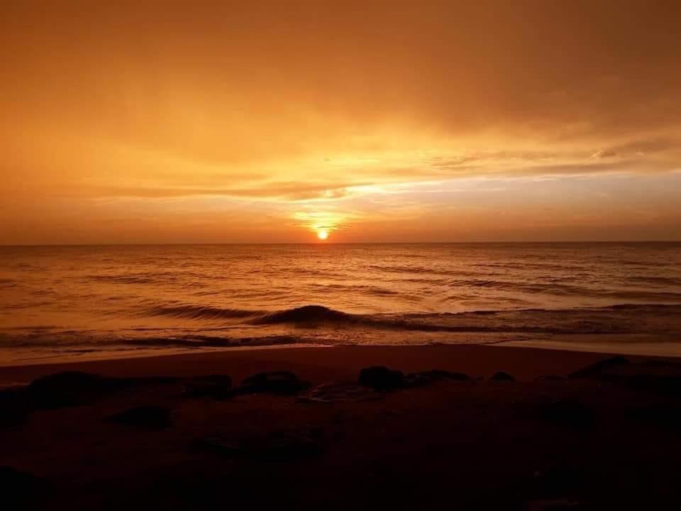 Solomon Beach Hotel Marawila Buitenkant foto
