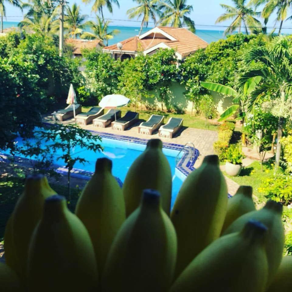 Solomon Beach Hotel Marawila Buitenkant foto