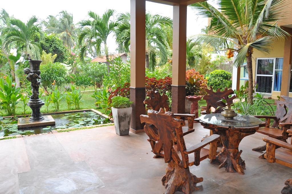Solomon Beach Hotel Marawila Buitenkant foto