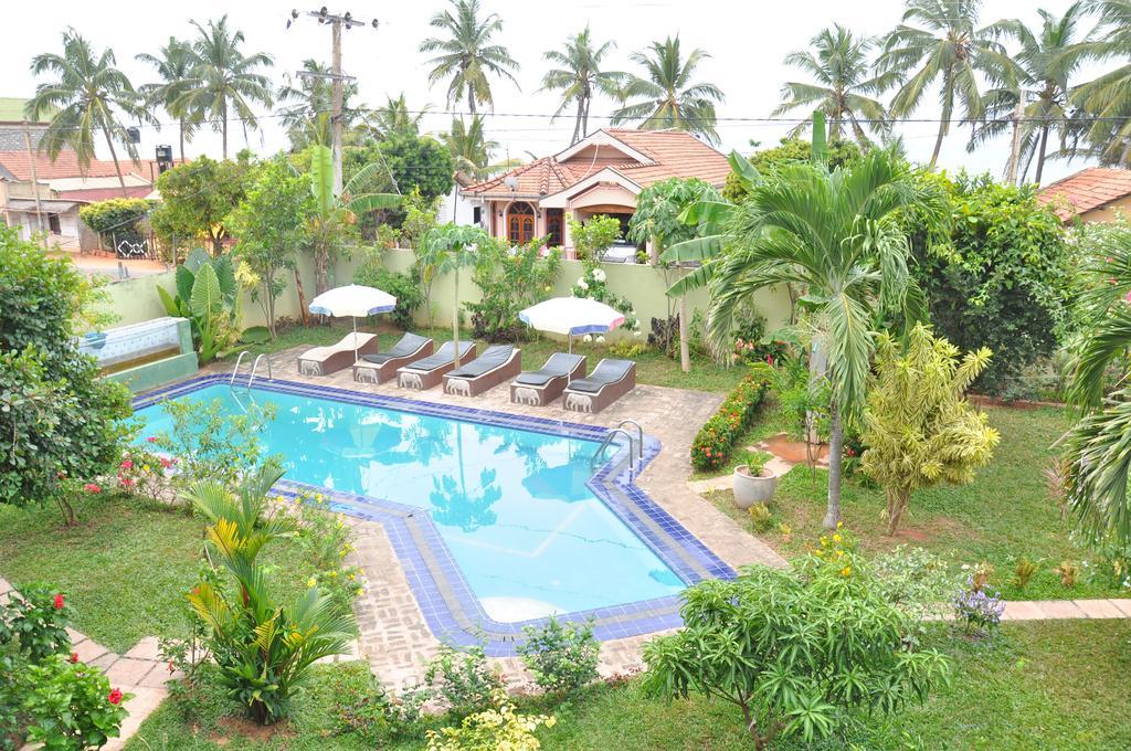 Solomon Beach Hotel Marawila Buitenkant foto