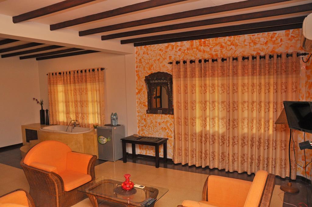 Solomon Beach Hotel Marawila Kamer foto