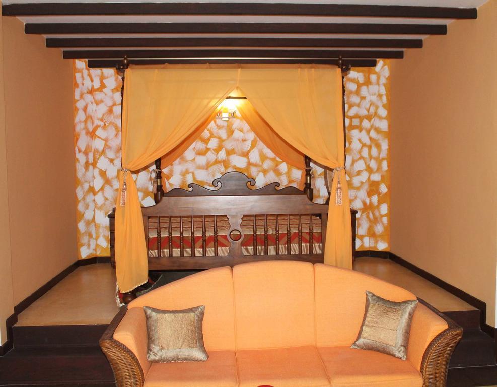 Solomon Beach Hotel Marawila Buitenkant foto